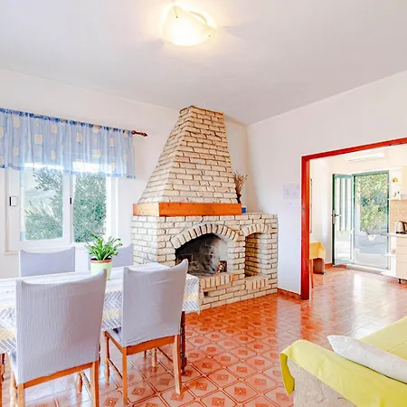 בית נופש Stunning In With Wifi Potomje